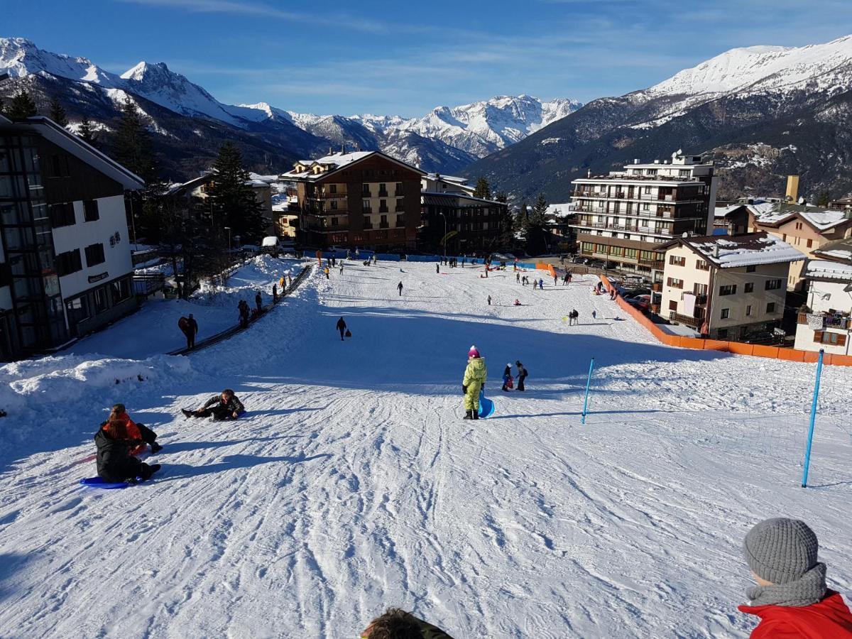 The Closest Location To The City Center And Chairlift Oulx Exterior foto
